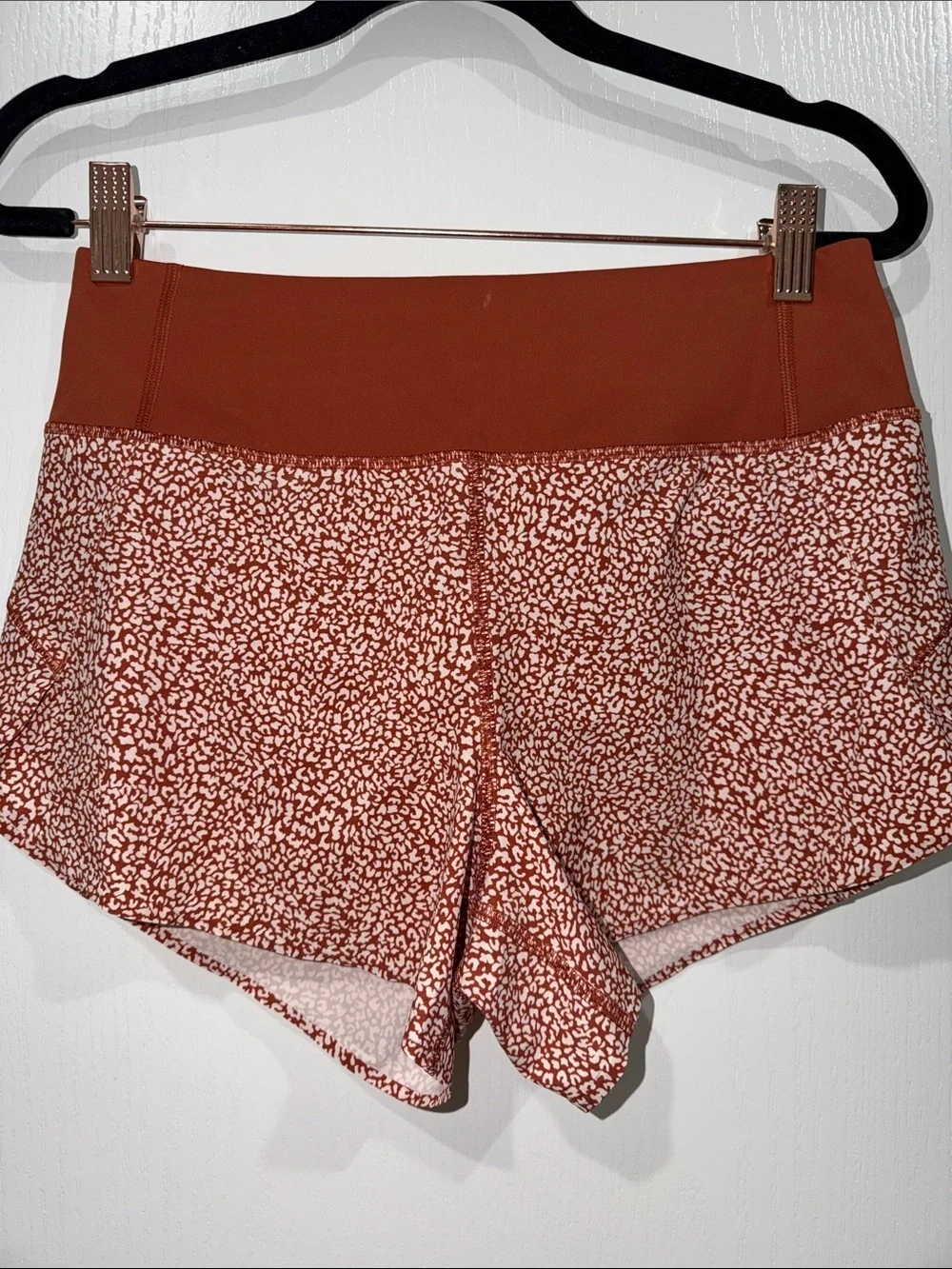Athleta Run With It 3.5” Printed Shorts Burnt Rust Orange White Size xxs